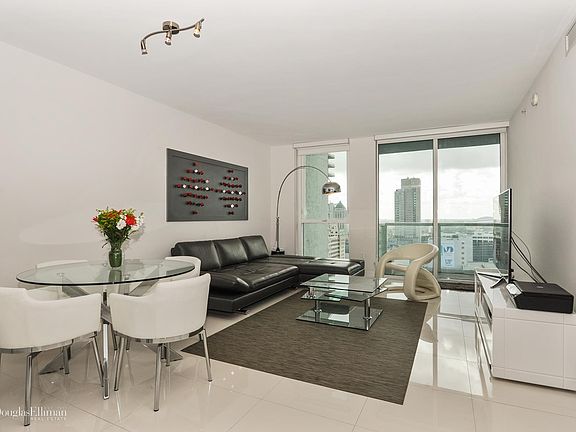 5th image of 253 NE 2nd St APT 2206