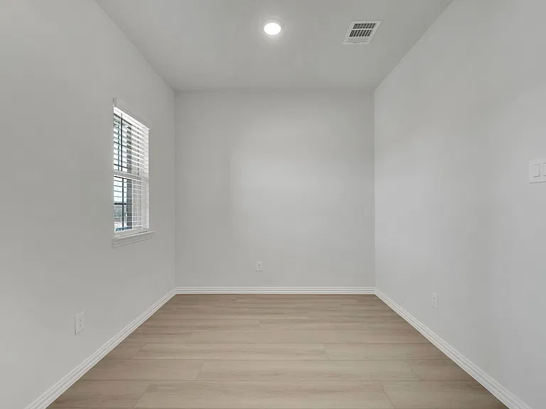 2650 Bechtol St — Photo 6