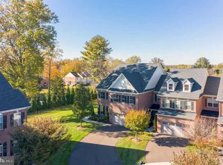 517 Saint James Ct, Langhorne, PA 19047