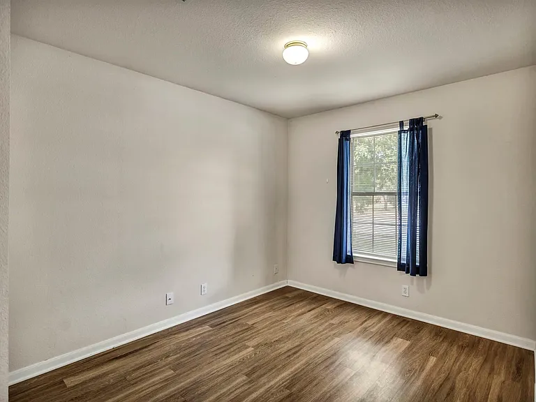216 Meadowside Dr — Photo 9