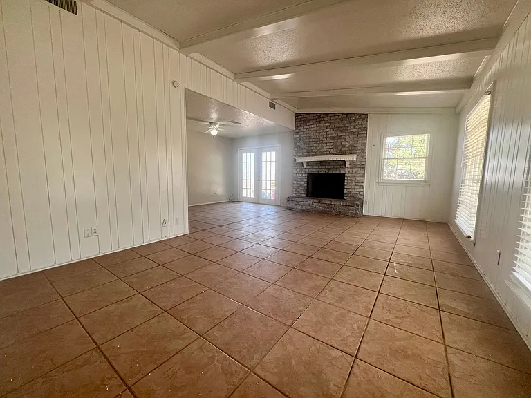 PM2 - 1310 65th Drive — Photo 3