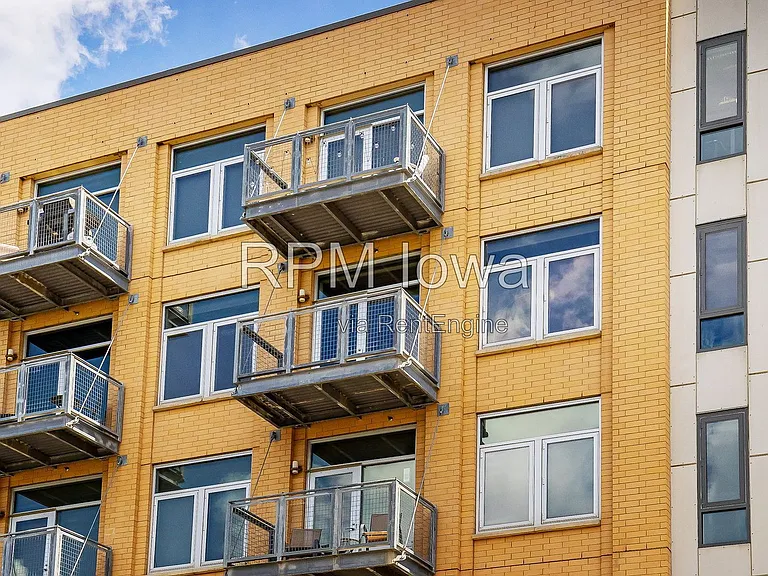 309 E 5th St #404 — Photo 27