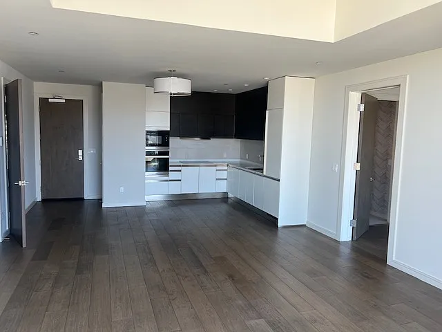 600 South Van Ness — Photo 18