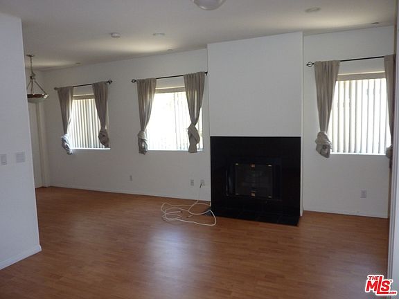 2nd image of 1922 Selby Ave APT 103