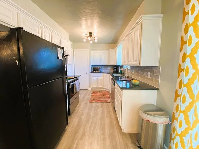 1100 Elmhurst St — Photo 10