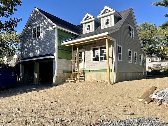 4th image of 24 Glenmere Cir
