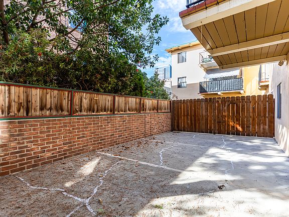 1 Bedroom w/ Large Patio