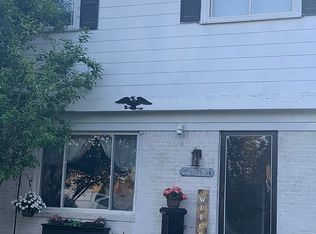 25786 Fairgrove St, Woodhaven, MI 48183