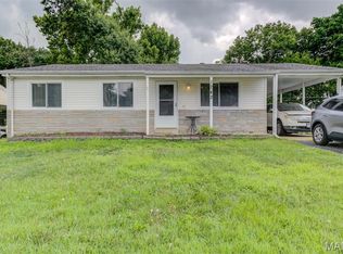 1742 Rose Crest Dr, Hazelwood, MO 63042
