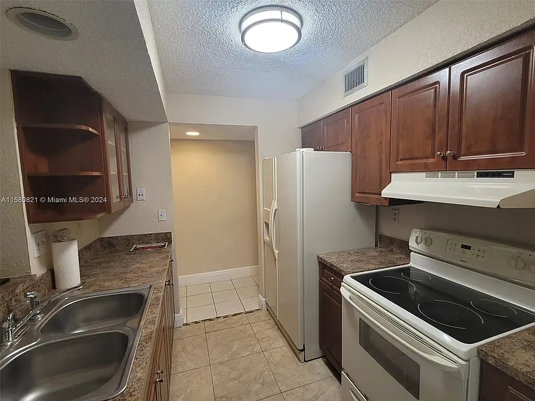 9673 SW 138th Ave #QDR1 — Photo 7