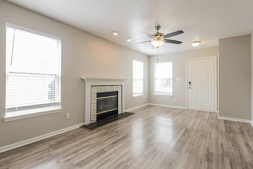 3 bed, 2.5 bath, 1690 sqft, $2,550 — Photo 4