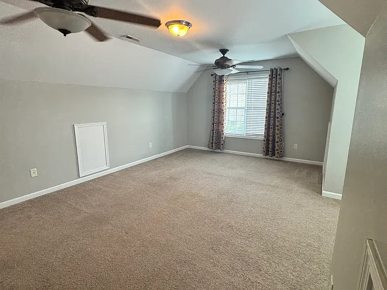 207 Bennington Dr — Photo 17