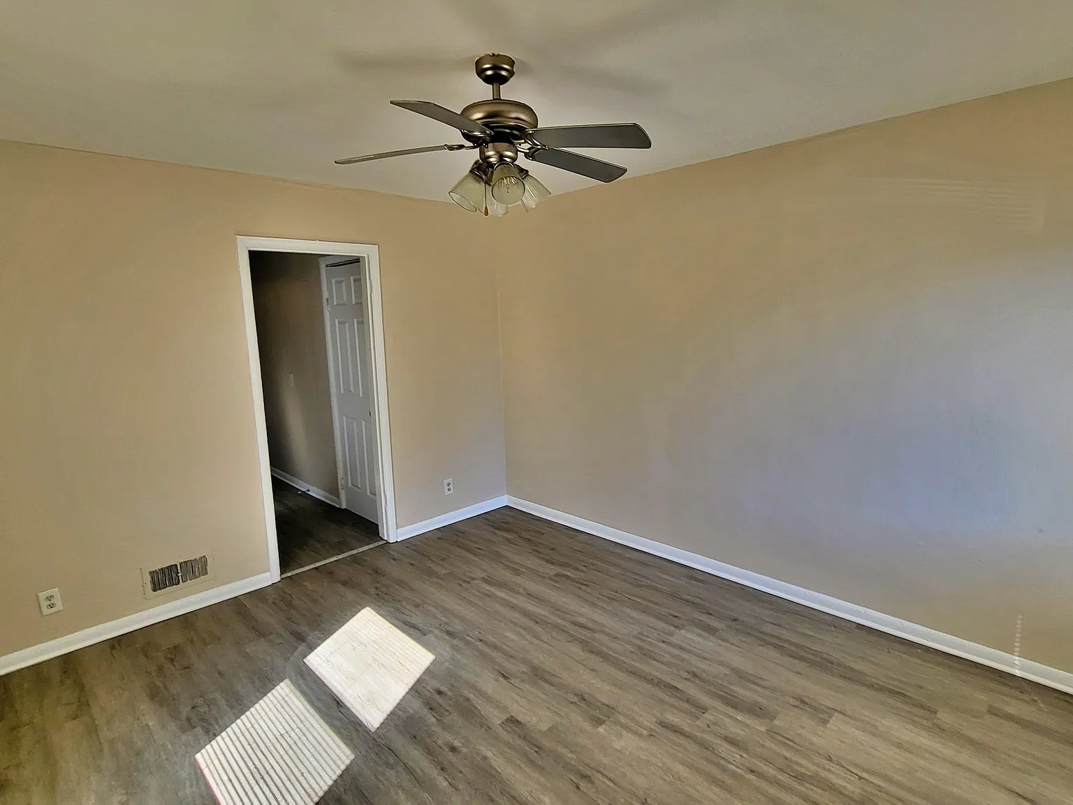 1 bed, 1.0 bath, 536 sqft, $800 — Photo 3