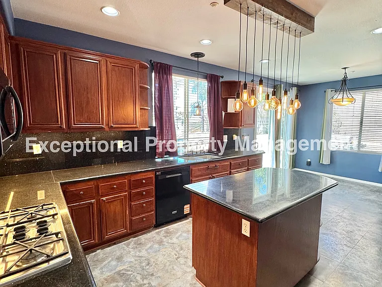 14855 Hedge Row Ct — Photo 10