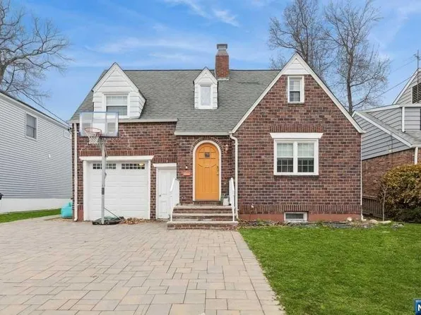72 Harriet Ave, Bergenfield, NJ 07621