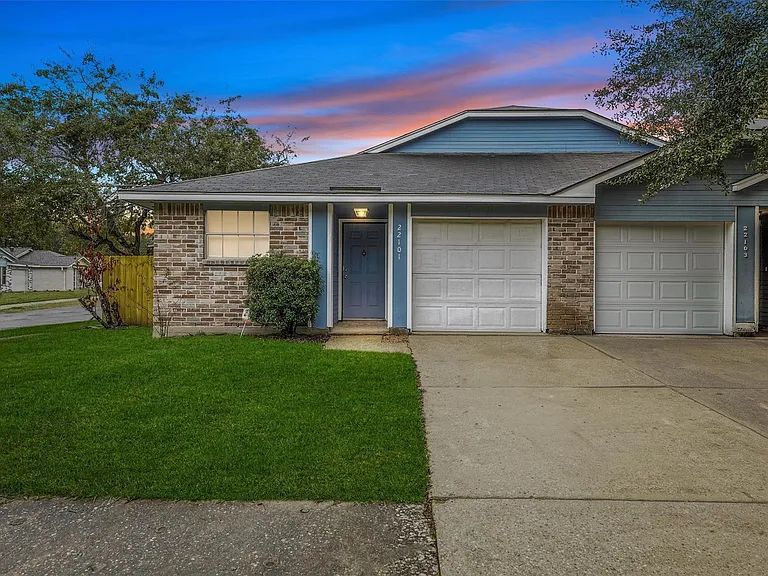 22101 Moss Falls Ln — Photo 1