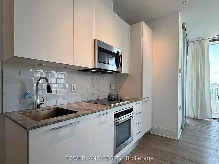 42 Charles St E #LPH4705 — Photo 7