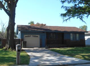 915 E 13th Ave, Hutchinson, KS 67501