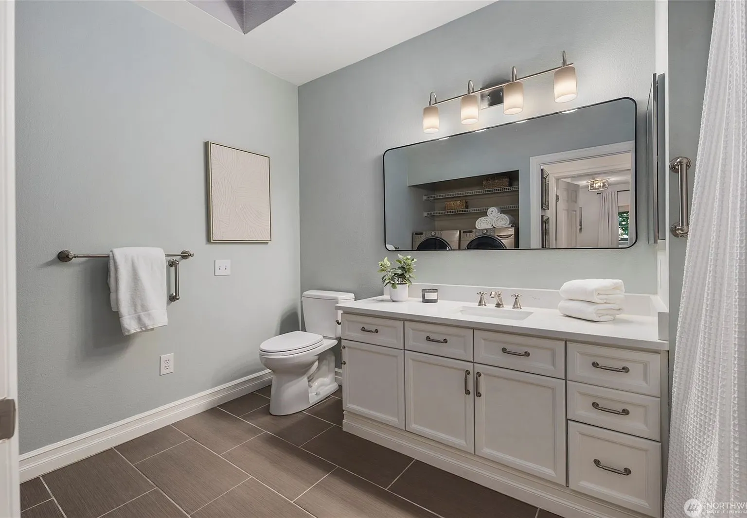 2 bed, 1280 sqft, $3,500 — Photo 3