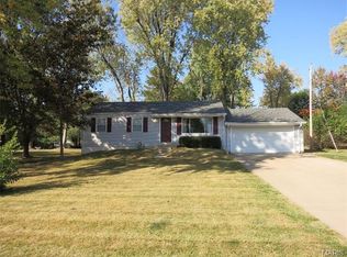 1525 Maple Ln, Ballwin, MO 63011