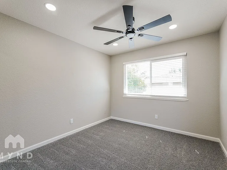 905 Carro Dr #4 — Photo 10