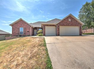 500 Halleck Coach Rd, Centerton, AR 72719