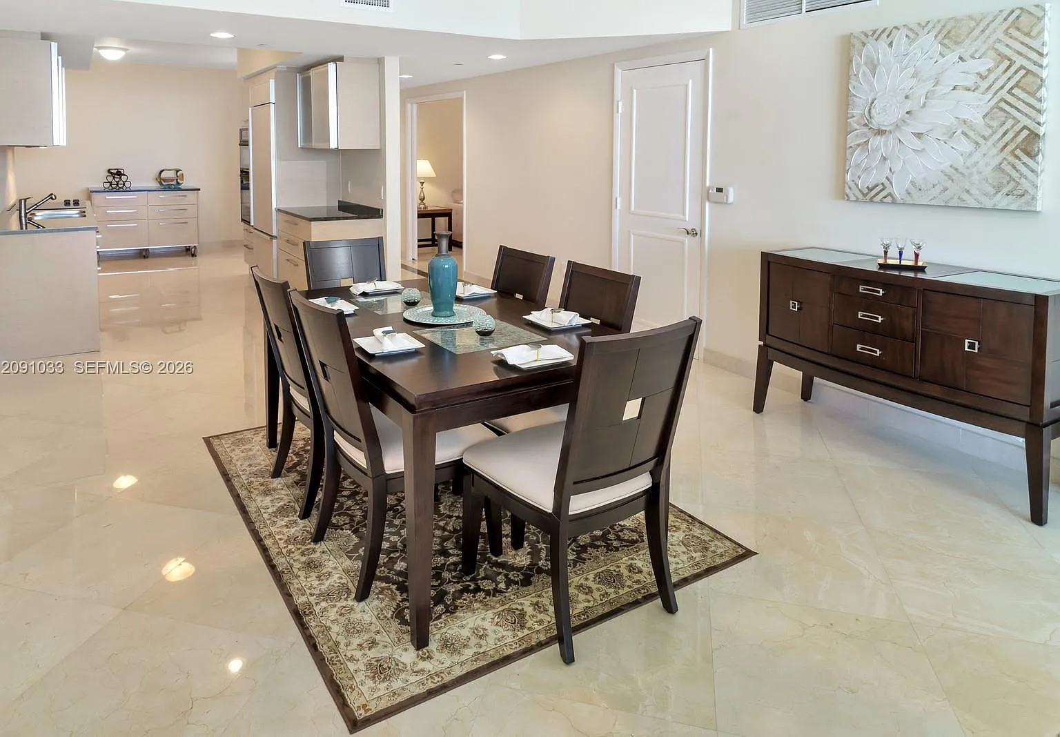 Beach Club Condo — Photo 3