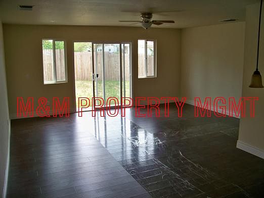 4th image of 8421 Sunrise Blvd