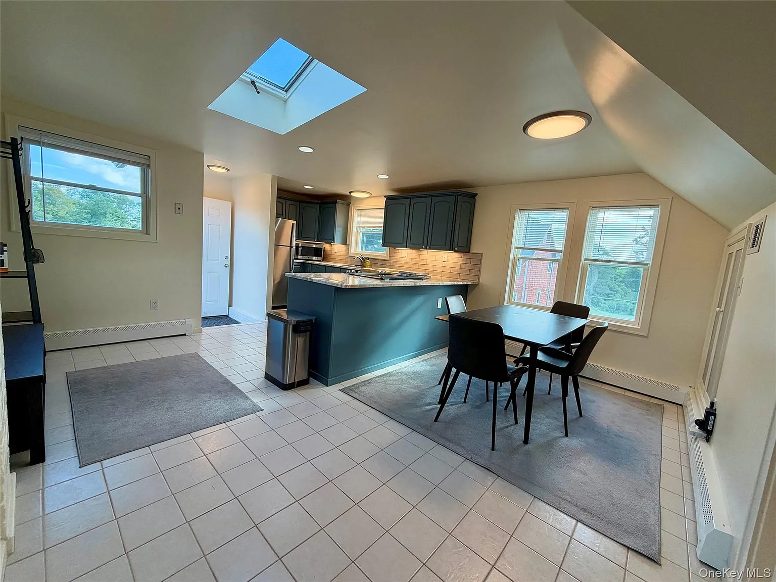 1 bed, 1.0 bath, 600 sqft, $1,950 — Photo 2