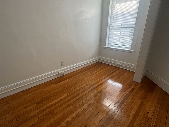 3rd image of 51 Hemenway St APT 1