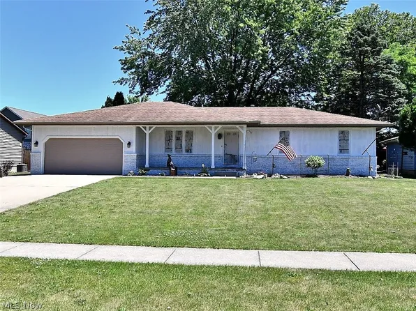 1127 Lantern Ln, Niles, OH 44446