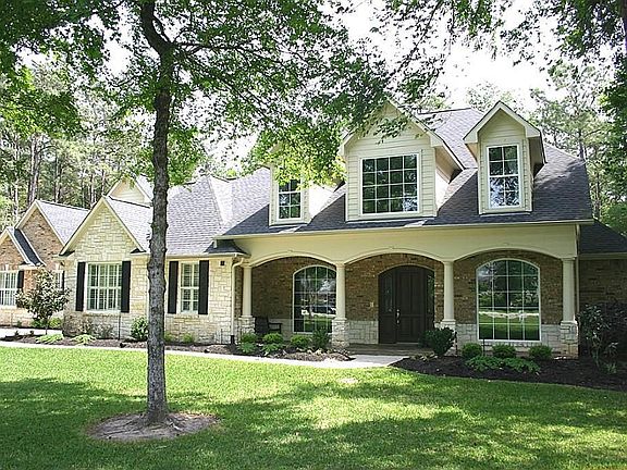 2nd image of 10634 Clubhouse Cir