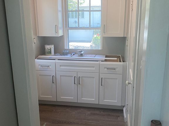 2nd image of 21 Arbor Ln