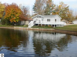 6721 W Northshore Dr, Lake City, MI 49651