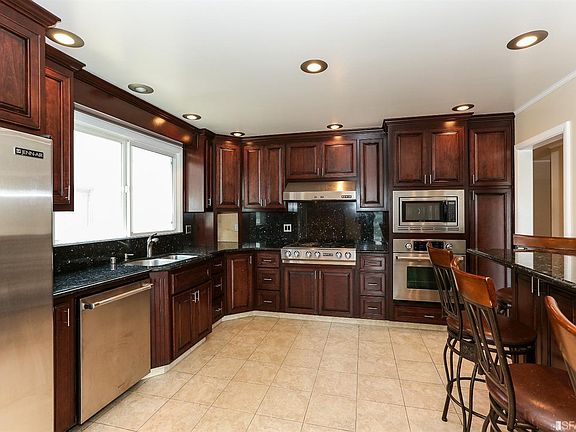 2nd image of 72 Crescent Ave