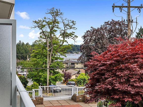 2nd image of 220 Townsite Rd #202