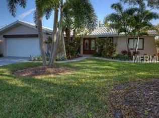 2017 Cove Dr, Largo, FL 33774