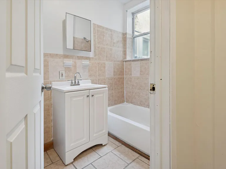 758 S 52nd St #1 — Photo 8