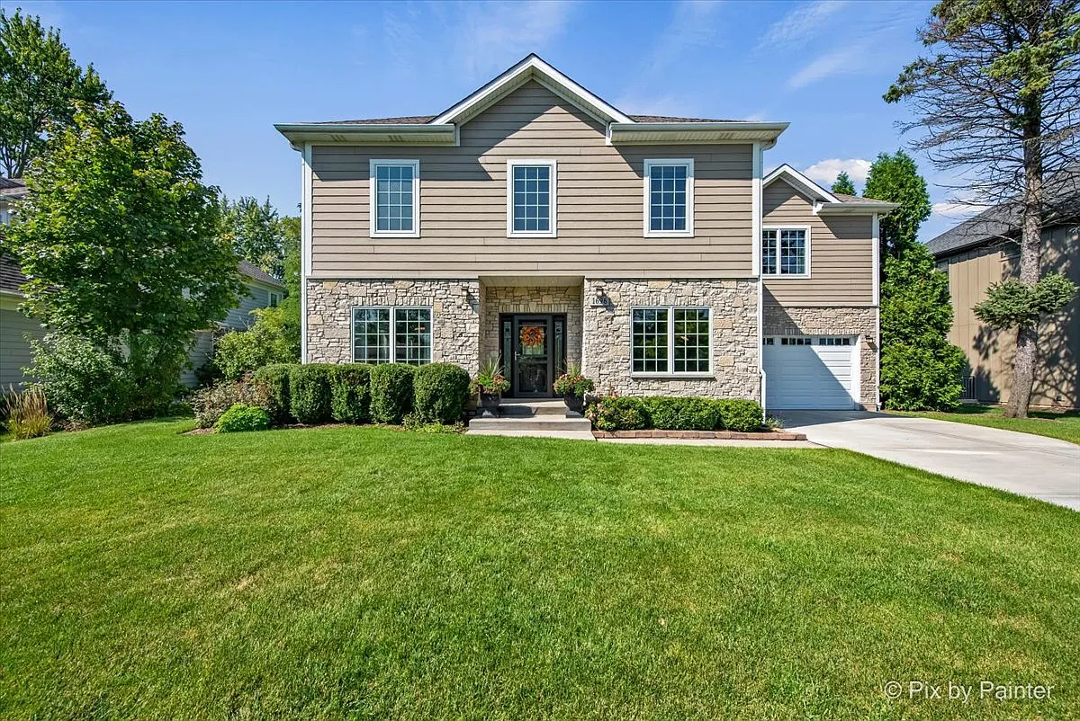 1696 Highland Ave photo 1