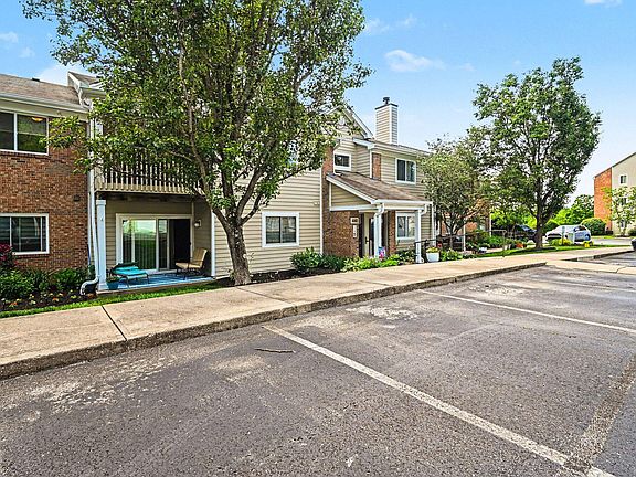 3rd image of 490 Lakeview Dr Unit 205