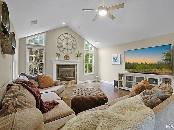 3rd image of 200 Jacqueline Dr