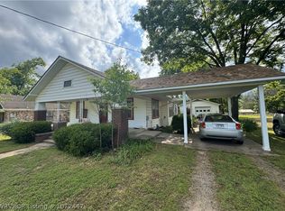 1208 N 5th St, Paris, AR 72855