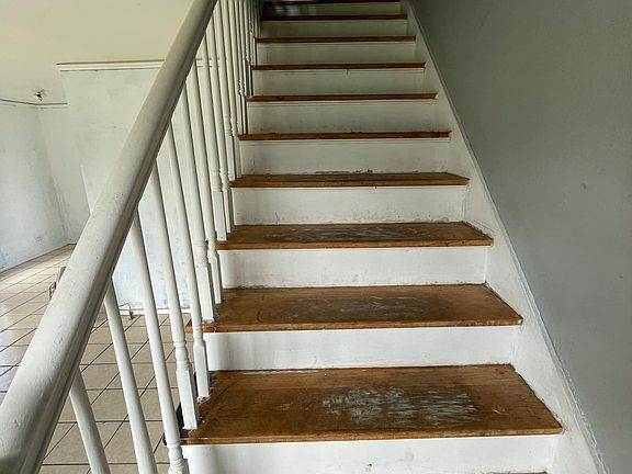 5th image of 1219 W Morton St