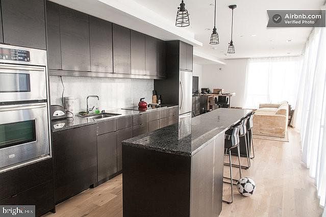 1st image of 2149 Catharine St #3
