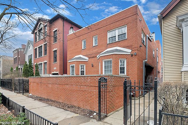 1st image of 2724 N Dayton St APT A