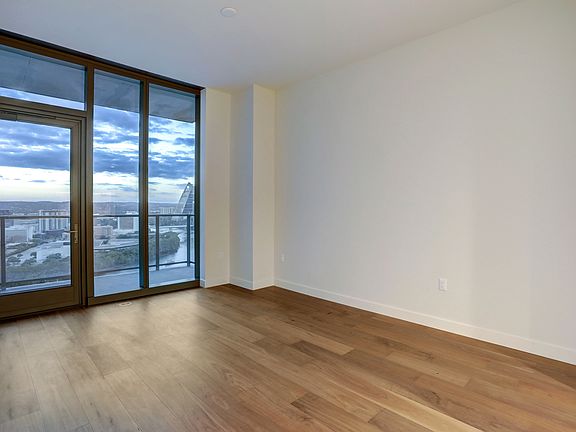 4th image of 44 East Ave #2104