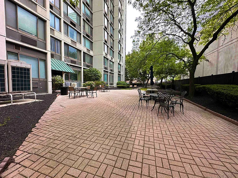 45 River Dr S #803 — Photo 35