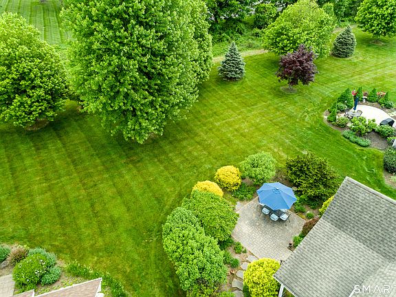 5th image of 8 Greendale Drive #8