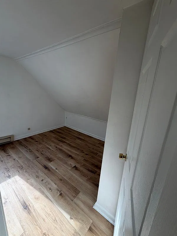 2 bed, 1.0 bath, 800 sqft, $1,375 — Photo 2