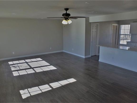 2nd image of 1407 Harwood St